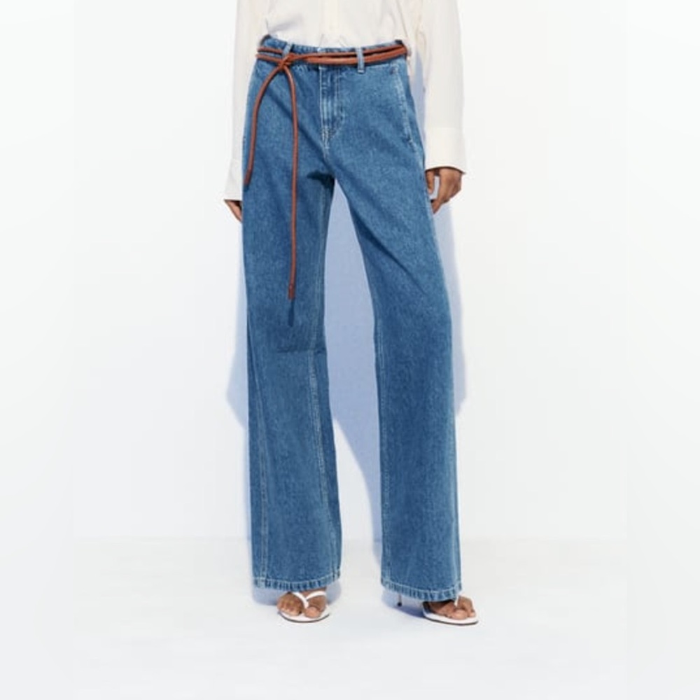 Zara High Rise Z197 Straight Leg Jeans
Mid-blue